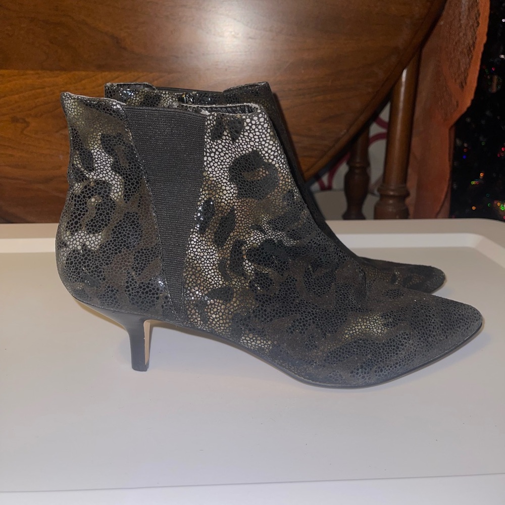 Donald J. Pliner Black and Gray Heeled Boots